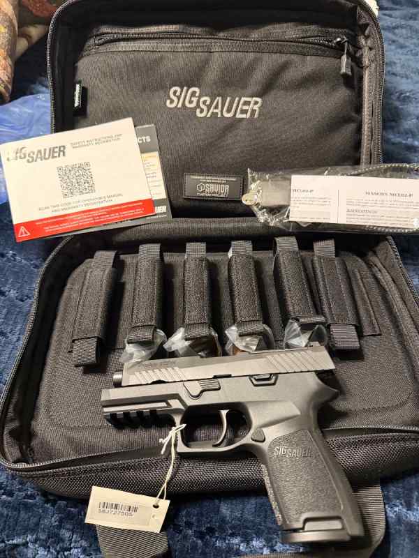 Sig Sauer P320 Compact Tacpro Bundle with Savior B