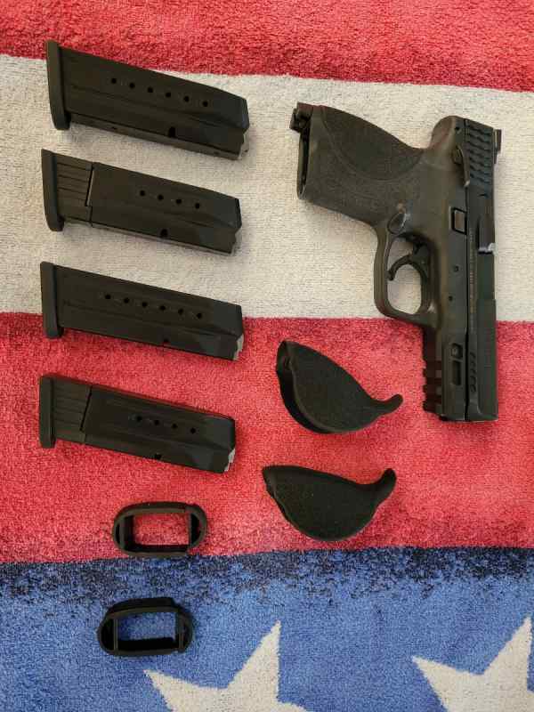 M&amp;P9 M2.0 Compact 9mm